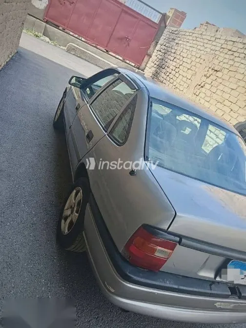 اوبل فيكترا 1995 فضي مستعملة للبيع - 3