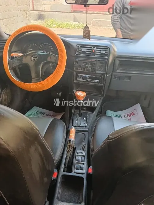 اوبل فيكترا 1995 فضي مستعملة للبيع - 5