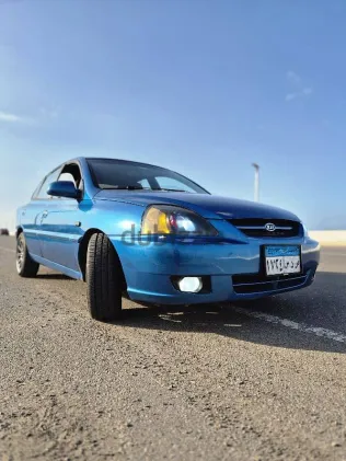 كيا ريو 2005 أزرق غامق مستعملة للبيع