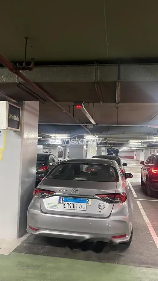 تويوتا كورولا 2019 أبيض مستعملة للبيع - 5