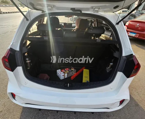 جيلي جى اكس ٣ برو 2024 أبيض مستعملة للبيع - 2