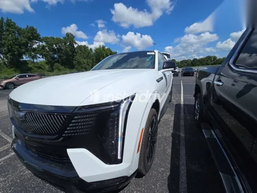 كاديلاك اسكاليد 2025 أبيض جديدة للبيع - 1