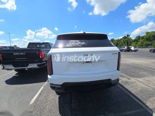 كاديلاك اسكاليد 2025 أبيض جديدة للبيع - 4