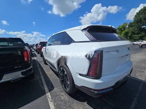 كاديلاك اسكاليد 2025 أبيض جديدة للبيع - 5