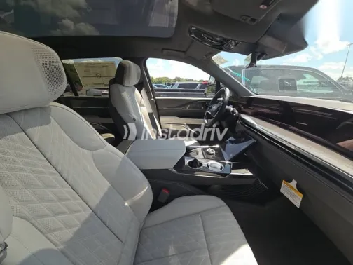 كاديلاك اسكاليد 2025 أبيض جديدة للبيع - 8