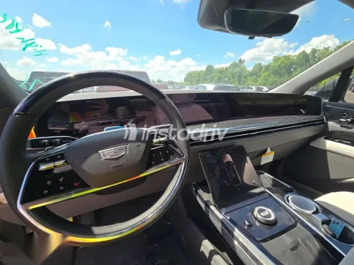 كاديلاك اسكاليد 2025 أبيض جديدة للبيع - 9