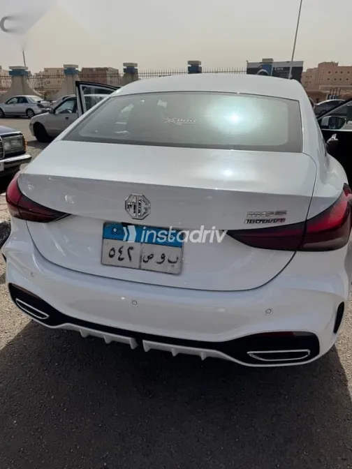 ام جى 5 2025 أبيض مستعملة للبيع - 3