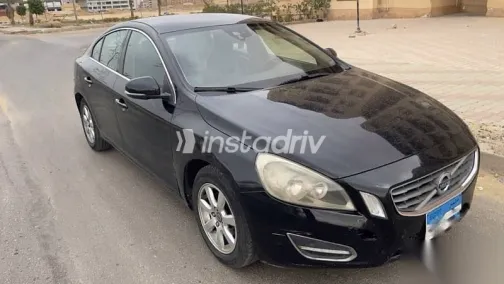 فولفو S60 2012 أسود مستعملة للبيع - 3