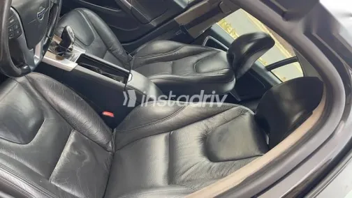 فولفو S60 2012 أسود مستعملة للبيع - 4