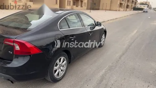 فولفو S60 2012 أسود مستعملة للبيع - 5