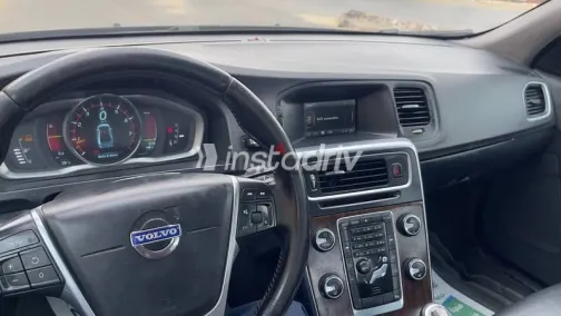 فولفو S60 2012 أسود مستعملة للبيع - 6