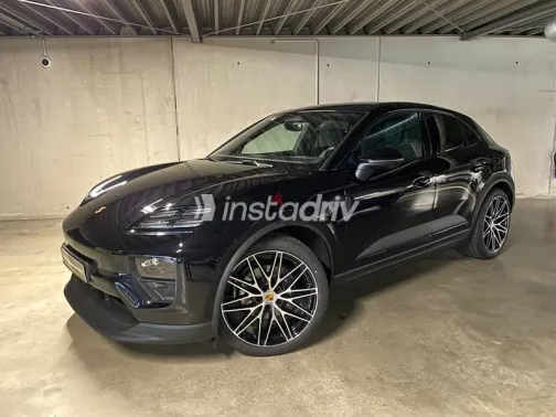 بورش ماكان 2025 أسود مستعملة للبيع - 1