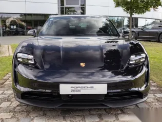 بورش تايكان 2023 أسود مستعملة للبيع