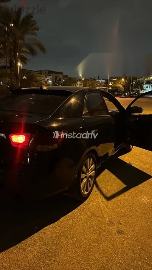 كيا سيراتو 2010 أسود مستعملة للبيع - 3