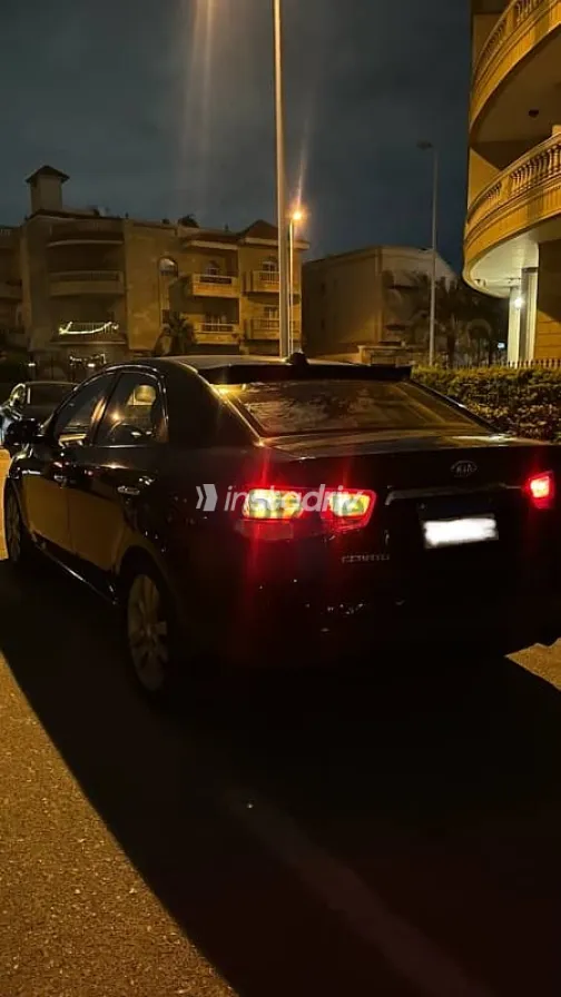 كيا سيراتو 2010 أسود مستعملة للبيع - 9