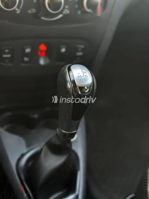 رينو سانديرو 2019 أزرق غامق مستعملة للبيع - 10