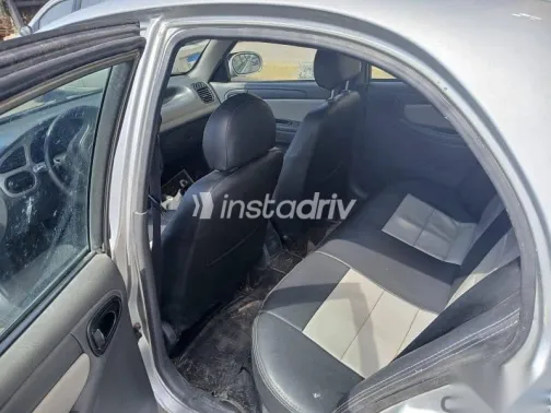 شيفروليه لانوس 2011 فضي مستعملة للبيع - 8