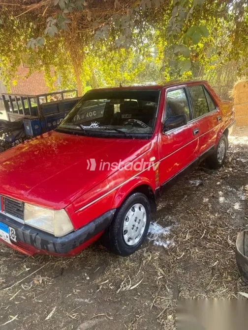 فيات ريجاتا 1986 أحمر مستعملة للبيع - 3