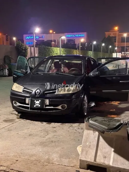 رينو ميجان 2007 أسود مستعملة للبيع - 2