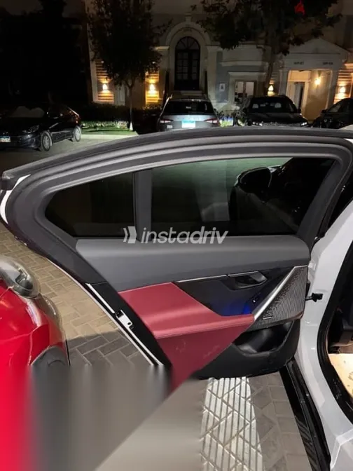 بي ام دبليو 520 2024 أبيض مستعملة للبيع - 8