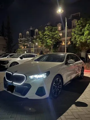 بي ام دبليو 520 2024 أبيض مستعملة للبيع