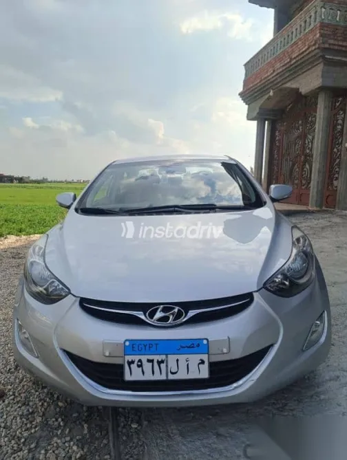 هيونداي افانتي 2012 فضي مستعملة للبيع - 1