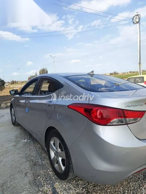 هيونداي افانتي 2012 فضي مستعملة للبيع - 6