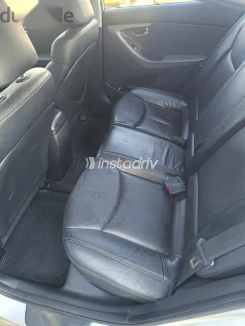 هيونداي افانتي 2012 فضي مستعملة للبيع - 8