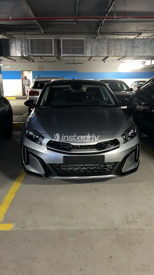 Kia Xceed 2025 White Used for Sale - 5