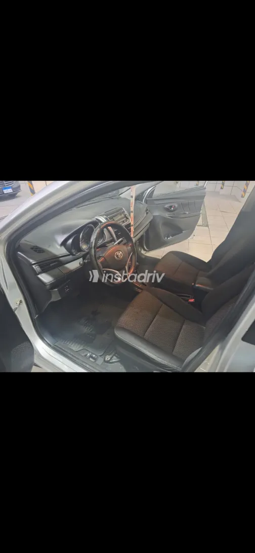 Toyota Yaris 2015 White Used for Sale - 10