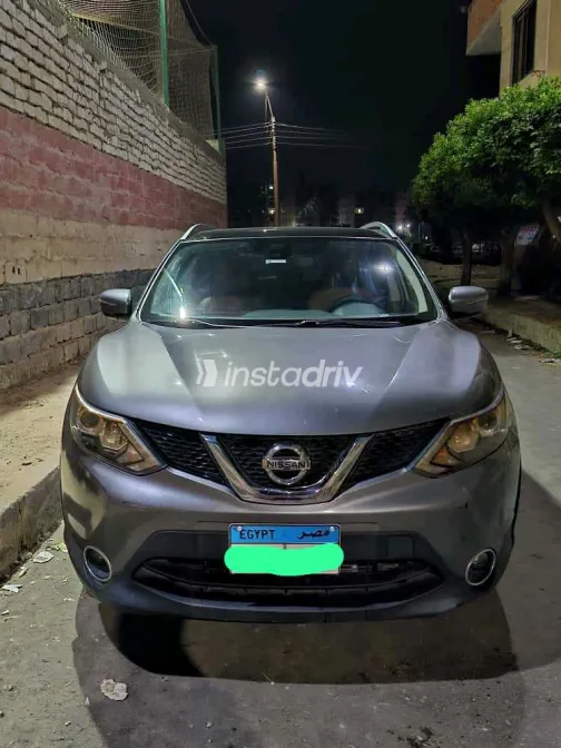 Nissan Qashqai 2017 White Used for Sale - 3