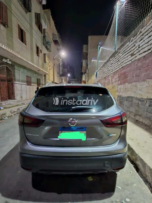 Nissan Qashqai 2017 White Used for Sale - 4