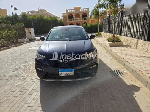 اوبل جراند لاند 2018 أزرق غامق مستعملة للبيع - 1