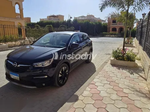 اوبل جراند لاند 2018 أزرق غامق مستعملة للبيع - 3