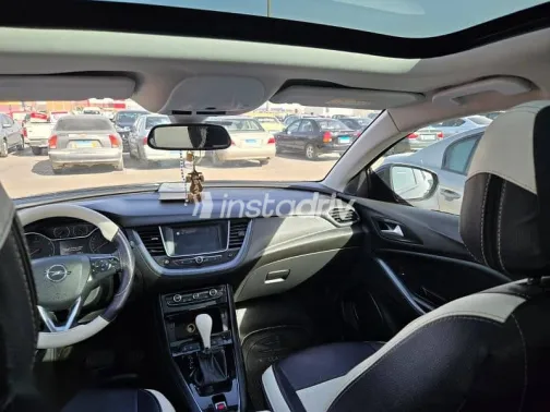 اوبل جراند لاند 2018 أزرق غامق مستعملة للبيع - 5