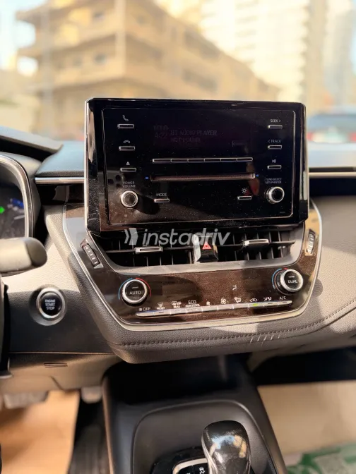 Toyota Corolla 2019 White Used for Sale - 5