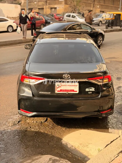 Toyota Corolla 2019 White Used for Sale - 10