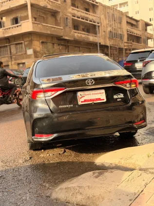 تويوتا كورولا 2019 أبيض مستعملة للبيع