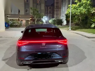 سيات ليون 2022 رمادي مستعملة للبيع