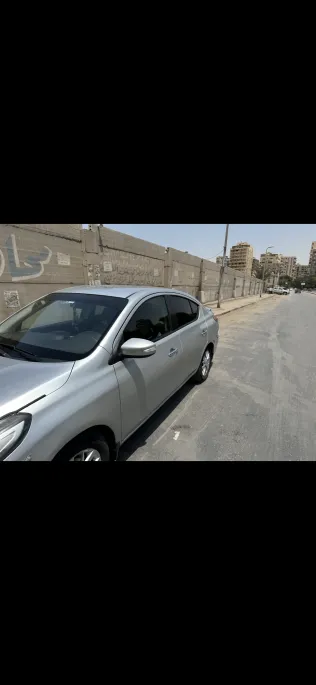 نيسان صنى 2021 أبيض مستعملة للبيع