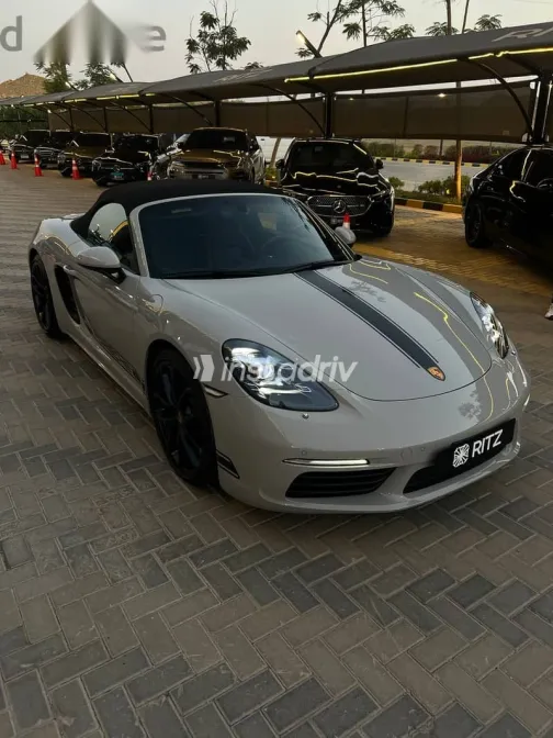 Porsche Boxster 2024 Gray Used for Sale - 5