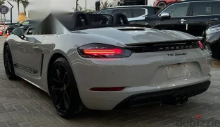 بورش بوكستر 2024 رمادي مستعملة للبيع