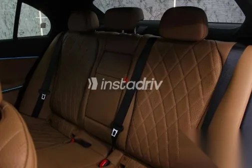 مرسيدس E 200 2025 أبيض جديدة للبيع - 3