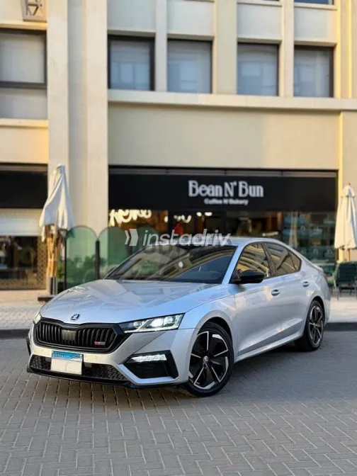 سكودا اوكتافيا 2022 فضي مستعملة للبيع - 1