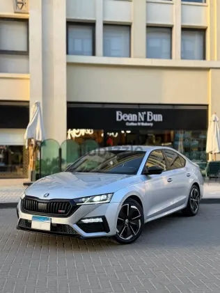 سكودا اوكتافيا 2022 فضي مستعملة للبيع