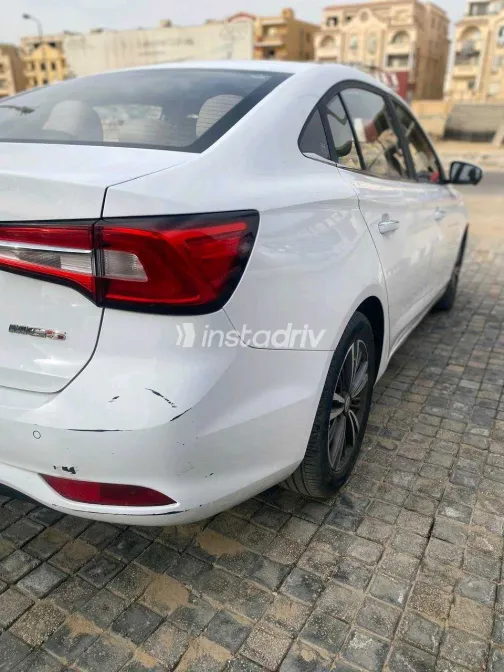 MG 5 2021 White Used for Sale - 1