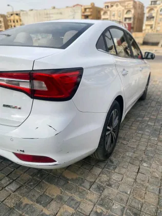 ام جى 5 2021 أبيض مستعملة للبيع