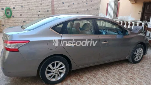 Nissan Sentra 2018 White Used for Sale - 3