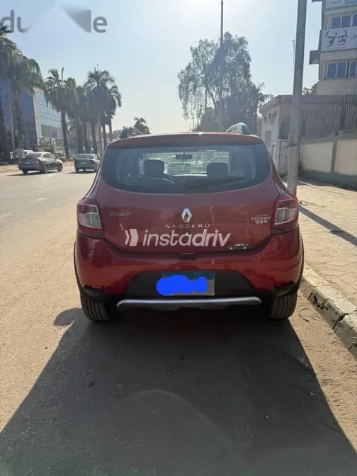 رينو سانديرو 2016 أحمر مستعملة للبيع - 3