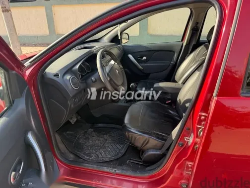 رينو سانديرو 2016 أحمر مستعملة للبيع - 6
